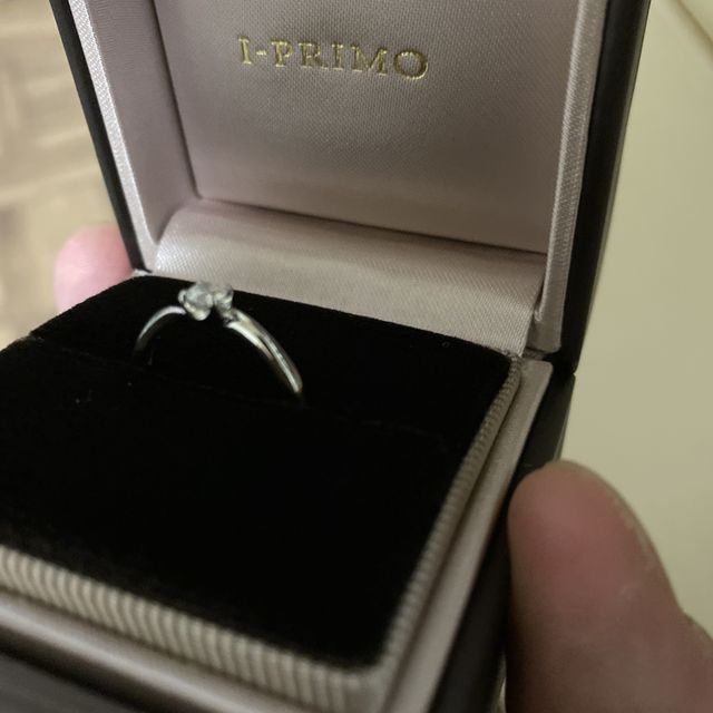 【アイプリモ(I-PRIMO)の口コミ】 ダイヤがキラキラしていて可愛いらしいデザインでした。価格に関してもと…