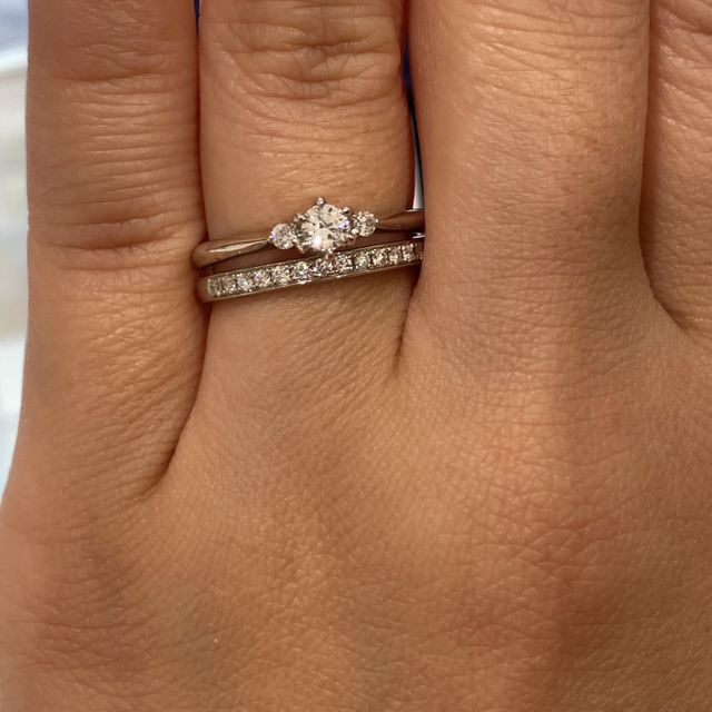 【4℃ BRIDAL(ヨンドシーブライダル)の口コミ】 デザイン豊富で迷いますが、自分の気に入る指輪が見つかるのでおすすめで…