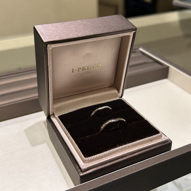 【アイプリモ(I-PRIMO)の口コミ】 デザインが美しく、私たちの指の形にめっちゃ合います。また、シンプルな…