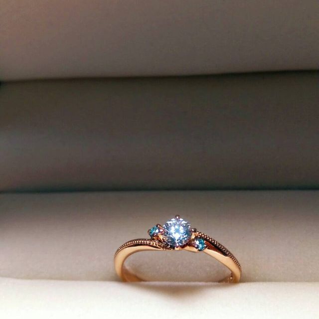 【VANillA(ヴァニラ)の口コミ】 ミル打ち、地金の色、水色の石を入れられるという全ての希望が入れられて…