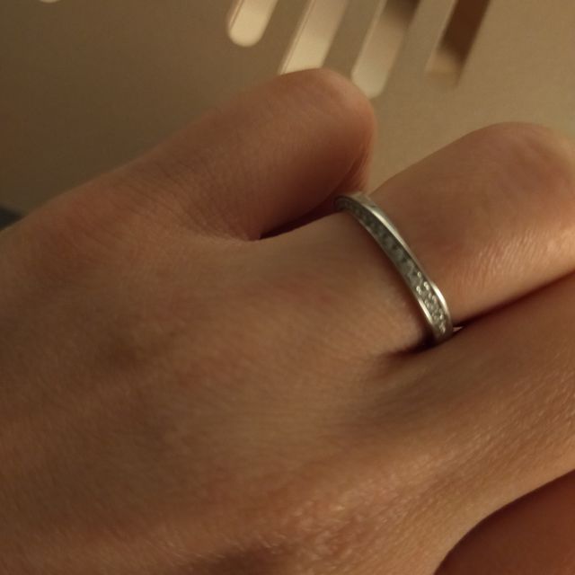 【アイプリモ(I-PRIMO)の口コミ】 上昇しながら永遠に繋がっていくように、ふんだんにダイヤモンドをセット…