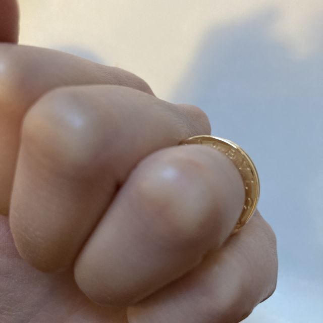 【ブルガリ(BVLGARI)の口コミ】 一般的な結婚指輪のデザインでないものを探していました。ゴールドで太め…