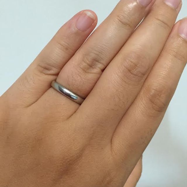 【ティファニー(Tiffany & Co.)の口コミ】 シンプルなデザインで、毎日着けていても飽きが来ない事と、着け心地が良…