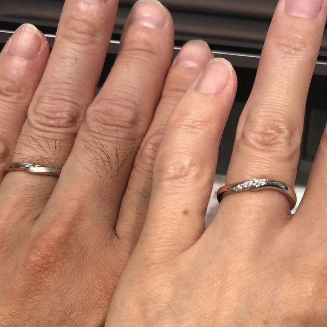 【アイプリモ(I-PRIMO)の口コミ】 めずらしいブラウンゴールドの入った指輪を選びました。特に旦那はシルバ…