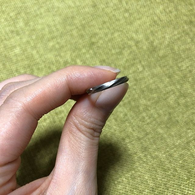 【YUKA HOJO(ユカホウジョウ)の口コミ】 プラチナで作りました。あまり見かけないけどシンプルなデザインで気に入…