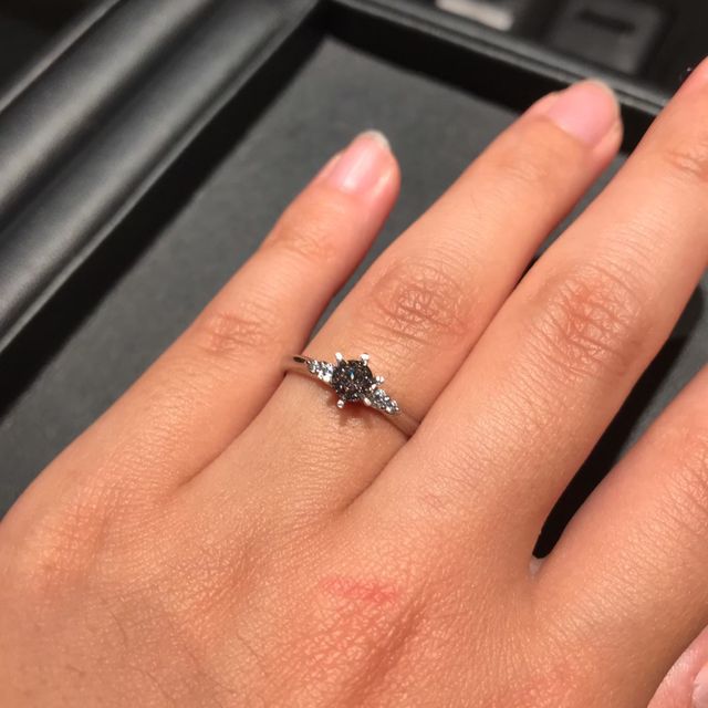 【エクセルコダイヤモンド(EXELCO DIAMOND)の口コミ】 少しアンティークなデザインもあり、ミル打ちの指輪なども見せていただき…