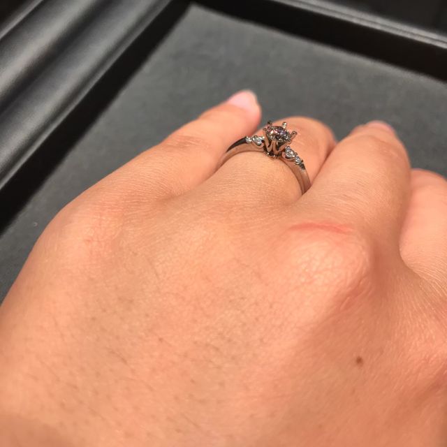 【エクセルコダイヤモンド(EXELCO DIAMOND)の口コミ】 少しアンティークなデザインもあり、ミル打ちの指輪なども見せていただき…