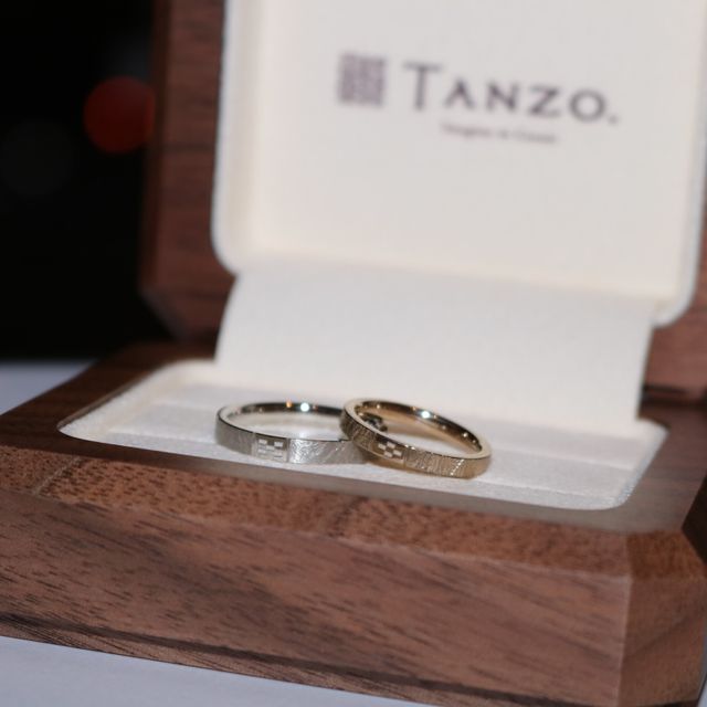 【TANZO.(鍛造指輪)の口コミ】 一から全て考えることができて、
色、素材、加工にいろんな種類があって、…