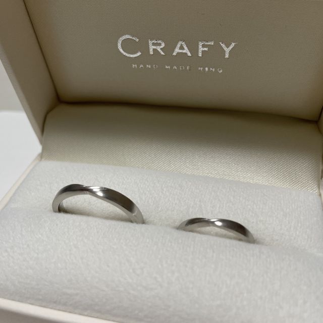 【CRAFY(クラフィ)の口コミ】 指輪はデザイン、素材、質感、刻印全て決められたので納得のいくものがで…