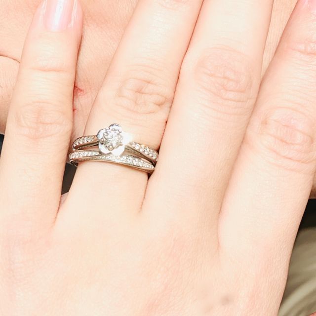 【グラフ(GRAFF)の口コミ】 ねじりのデザインを取り入れたフルエタニティです。
このリングの素晴らし…