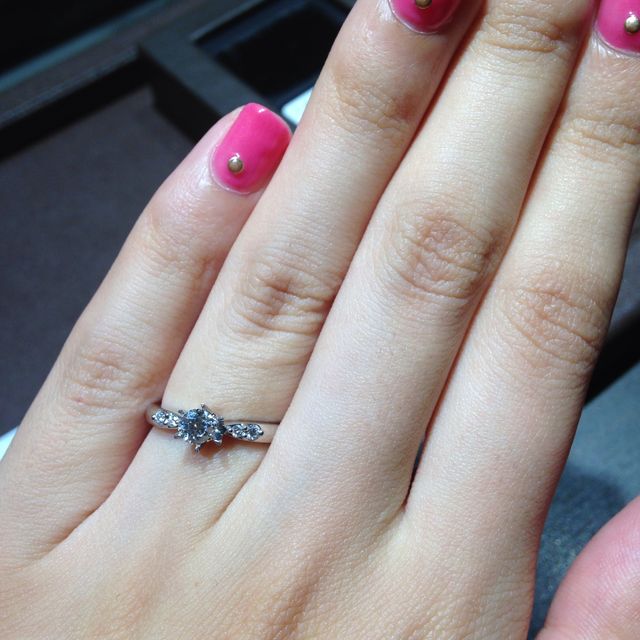 【アイプリモ(I-PRIMO)の口コミ】 デザイン！はじめはハーフエタニティタイプで真ん中にダイヤのある、同店…