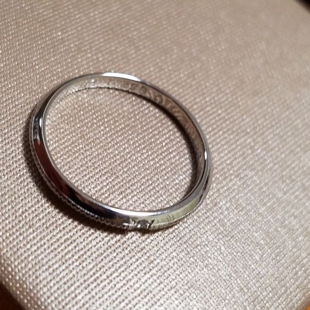 【DEAREST(ディアレスト)の口コミ】 普段づかいの指輪を　探していました　
いろいろデザインがあって悩みまし…