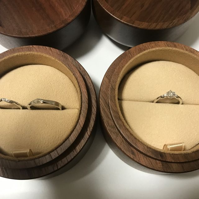 【COLANY(コラニー)の口コミ】 私自身は特にこだわりは無かったので、相手に完全に任せました。
婚約指輪…