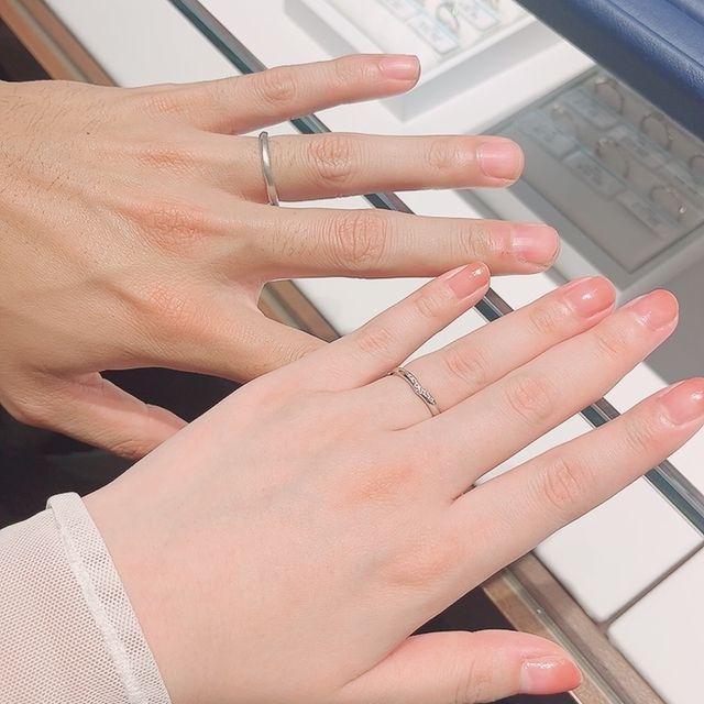 【銀座ダイヤモンドシライシの口コミ】 ウェーブの形を中心に探し始めました。V字は試着したことが無かったですが…