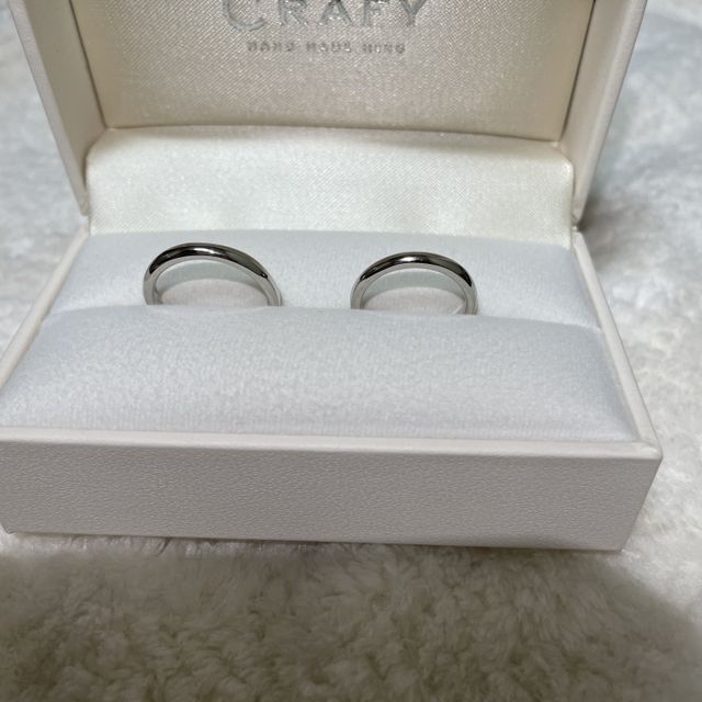 【CRAFY(クラフィ)の口コミ】 指輪のデザインは、2人ともシンプルなタイプを希望していたので希望に合っ…