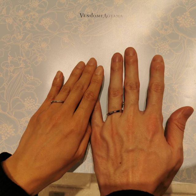 【ヴァンドーム青山(VENDOME AOYAMA)の口コミ】 V字のリングを探していましたが、ウェーブを試着してみて指が長くきれいに…