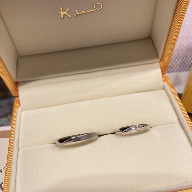 【ケイウノ ブライダル(K.UNO BRIDAL)の口コミ】 店頭にあるデザインからセミオーダーができるようになっています。ダイヤ…