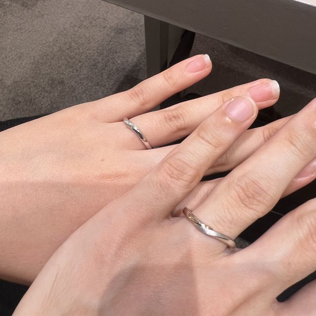 【アイプリモ(I-PRIMO)の口コミ】 新郎、新婦ともにデザインが可愛いので毎日付けてても楽しめます。片方に…