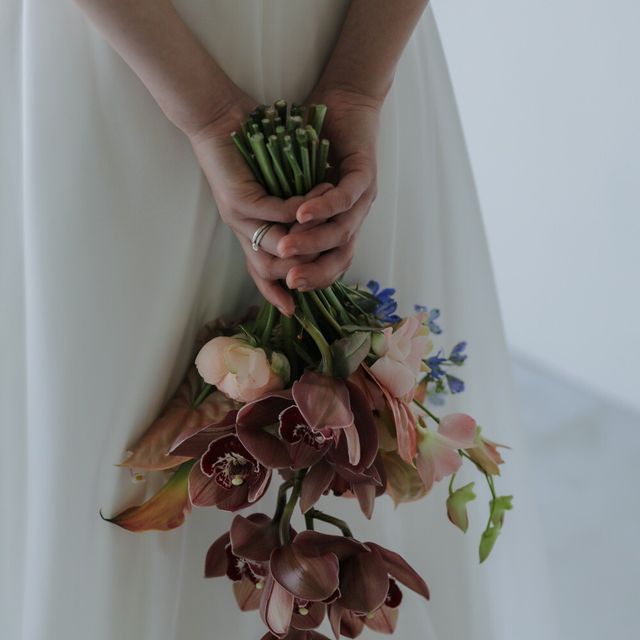 【mina.jewelry(ミナジュエリー)の口コミ】 2人でお店の担当者の方と話して実際に見てつけてきめたデザインです。シン…