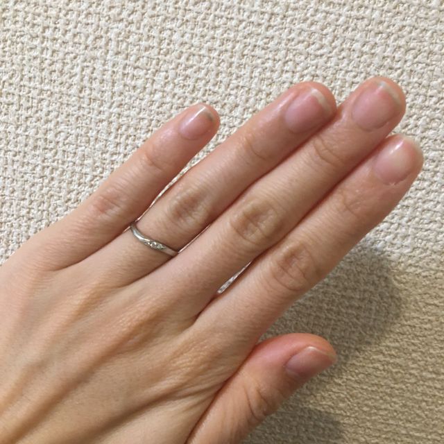 【ヴァンドーム青山(VENDOME AOYAMA)の口コミ】 シンプルですが、ねじれのあるデザインで、指が長く見える点がポイントで…