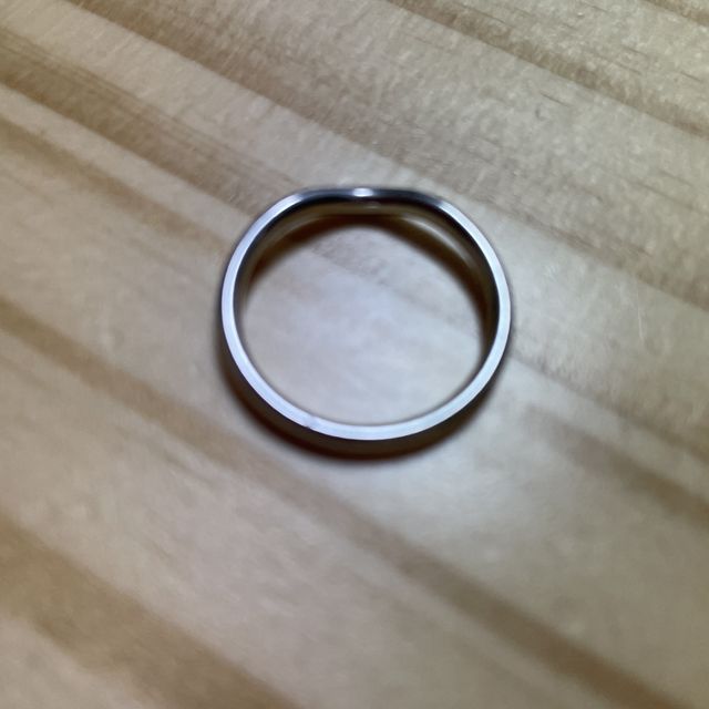 【ティファニー(Tiffany & Co.)の口コミ】 指輪が半分ウェーブを描いており、上下左右の付け方によって印象が大きく…