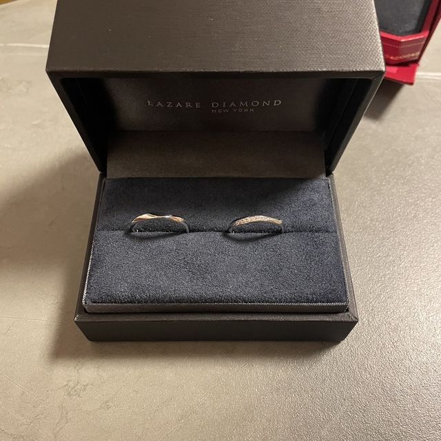 【ラザール ダイヤモンド(LAZARE DIAMOND)の口コミ】 指輪のデザインがとても良く気に入りました。デザインがシンプルながらも…