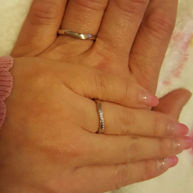 【銀座ダイヤモンドシライシの口コミ】 彼と好みが違っていて（彼は太めのデザイン、私は細めのデザインが欲しか…