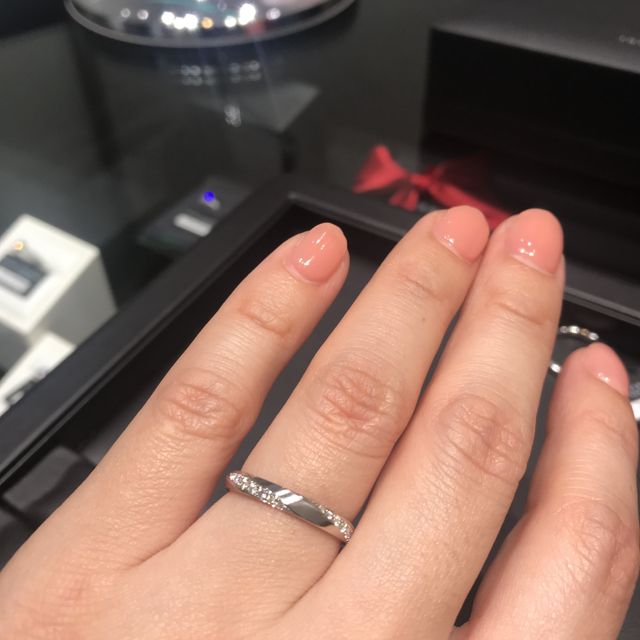 【ラザール ダイヤモンド(LAZARE DIAMOND)の口コミ】 ダイヤモンドがたっぷり入りデザインも素敵でした。しっかりアフターフォ…