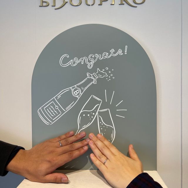 【TOMOE(トモエ)の口コミ】 名前の通りの紙縒の部分に、ダイヤモンドが多方向から楽しめるデザインで…