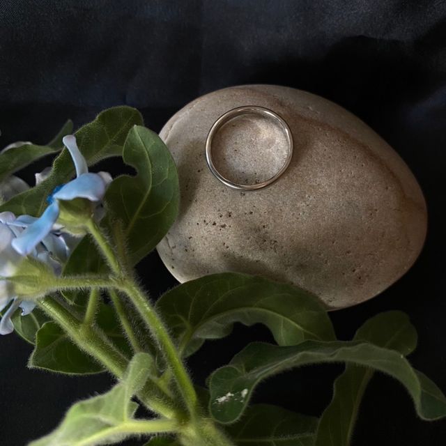 【atelier ST, CAT(アトリエ エスティーキャット)の口コミ】 デザイン性がありつつもシンプルなデザインに惹かれました。
同じデザイン…