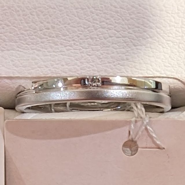 【ジュエリーツツミ(JEWELRY TSUTSUMI)の口コミ】 カジュアルにもスーツに合わせやすく、手が大きな女性でも太めの指輪で良…