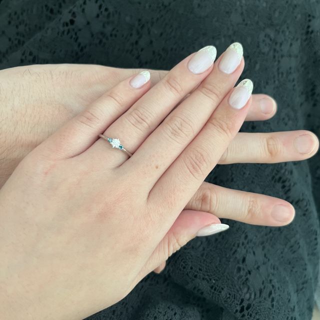 【ケイウノ ブライダル(K.UNO BRIDAL)の口コミ】 大好きな海をイメージしたデザインと色味に一目惚れしました。
石の色を変…