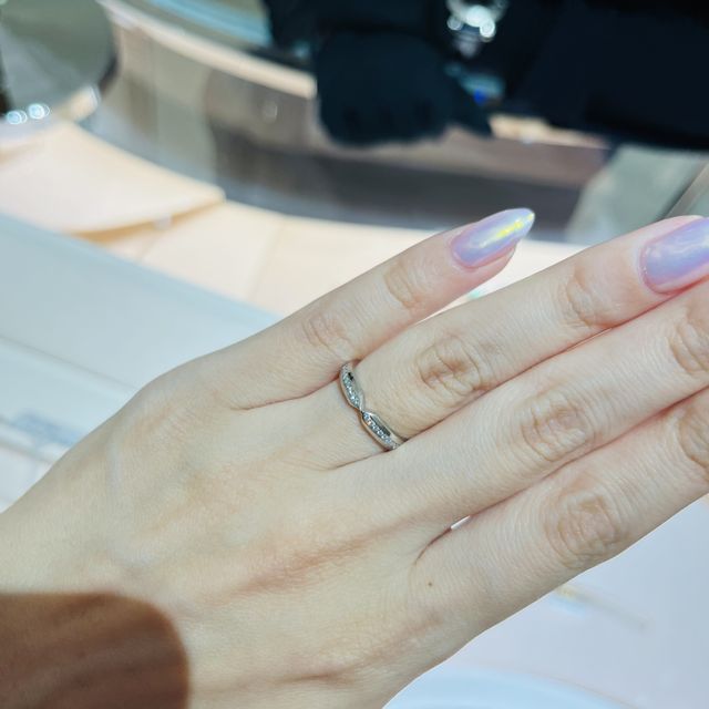 【ティファニー(Tiffany & Co.)の口コミ】 シンプルではなく変わったデザイン、ダイヤがついている指輪を探していた…