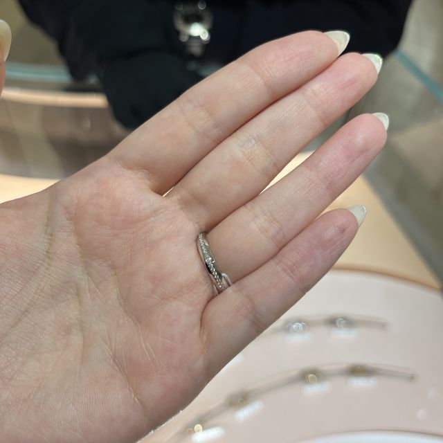【ティファニー(Tiffany & Co.)の口コミ】 シンプルではなく変わったデザイン、ダイヤがついている指輪を探していた…