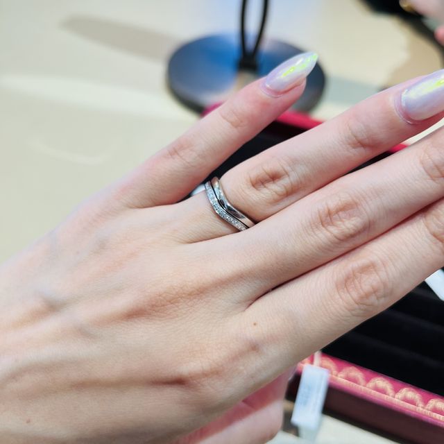 【カルティエ(Cartier)の口コミ】 ストレートではない指輪を探していたため、Cartierではバレリーナ一択でし…