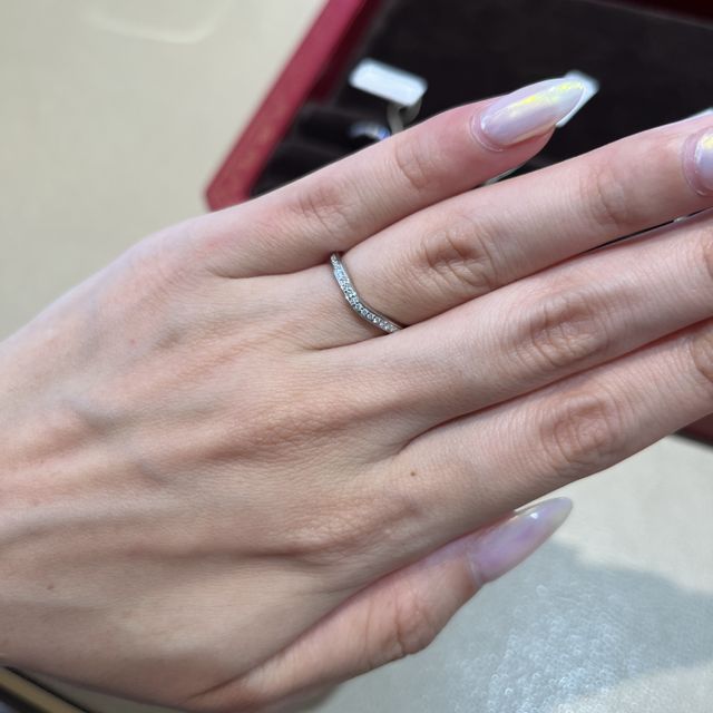 【カルティエ(Cartier)の口コミ】 ストレートではない指輪を探していたため、Cartierではバレリーナ一択でし…