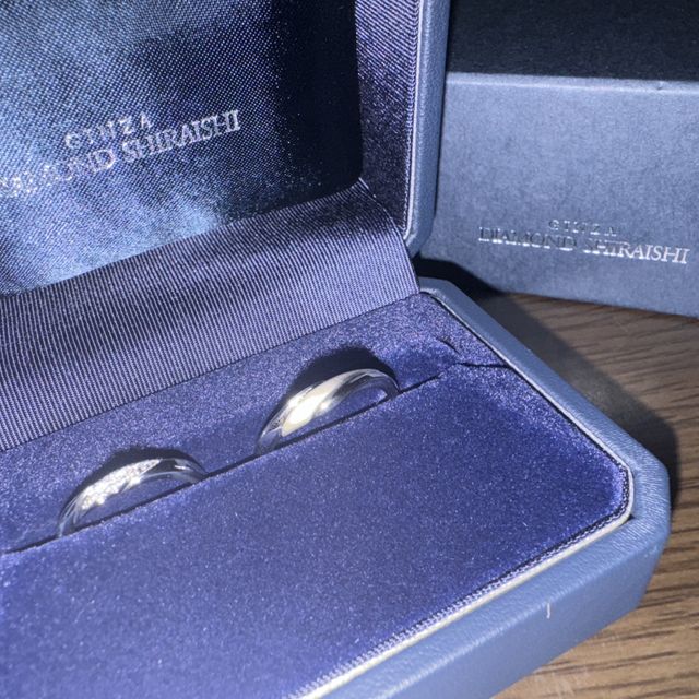 【銀座ダイヤモンドシライシの口コミ】 ストレートのリングではなく、ウェーブの凝ったデザインを選びました。異…