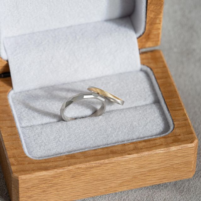 【Cayof(カヨフ)の口コミ】 セミオーダーで指輪のデザイン、素材、リング幅まで自分たち好みの他には…