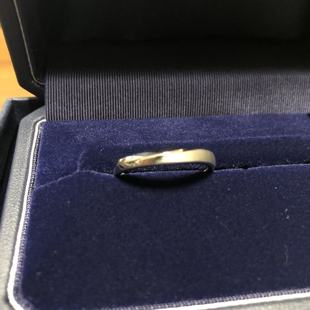 【銀座ダイヤモンドシライシの口コミ】 他のメーカーには行かず、最初に行ったダイヤモンド白石で決めました。
デ…