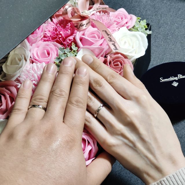 【Something Blue(サムシングブルー)の口コミ】 デザインが個性的であり、手が動くとデザインの輝きが見え、可愛らしさも…