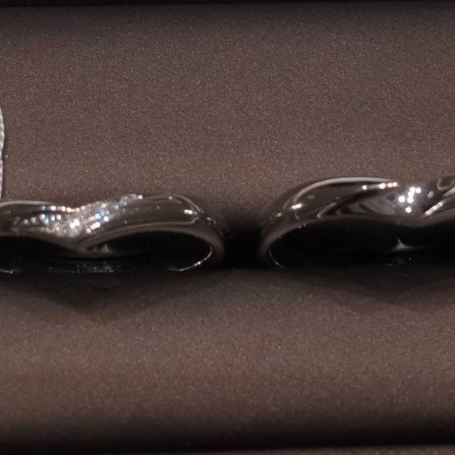 【アイプリモ(I-PRIMO)の口コミ】 V字でシンプルな指輪を探していました。こちらはレイアという名前の指輪で…