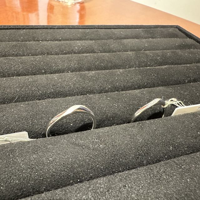 【TRECENTI(トレセンテ)の口コミ】 わたしたちは2人ともウェーブデザインを探していたので、つけ心地やデザイ…