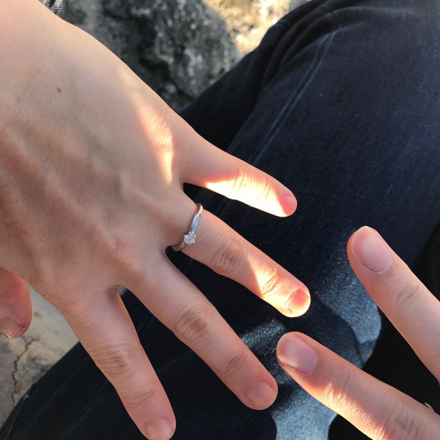 【銀座ダイヤモンドシライシの口コミ】 一目見て気に入りました。ゴツイデザインではなく、シンプルで日常着けて…