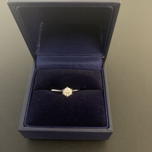 【銀座ダイヤモンドシライシの口コミ】 プロポーズ後、リングを一緒に見に行けるところところがとても良い制度だ…