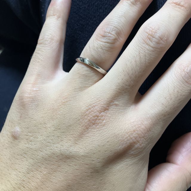 【ラザール ダイヤモンド(LAZARE DIAMOND)の口コミ】 さりげないVカットです。
ハードプラチナの為、耐久性もあり日常でいつも…