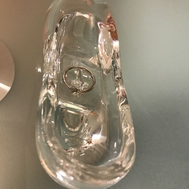 【銀座ダイヤモンドシライシの口コミ】 つけ心地が良く、細め、派手すぎないリングが良くこちらのリングにしまし…