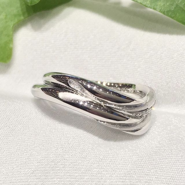 【ケイウノ ブライダル(K.UNO BRIDAL)の口コミ】 派手すぎず、可愛いデザイン！付け心地も良く、気に入っています。ルミナ…