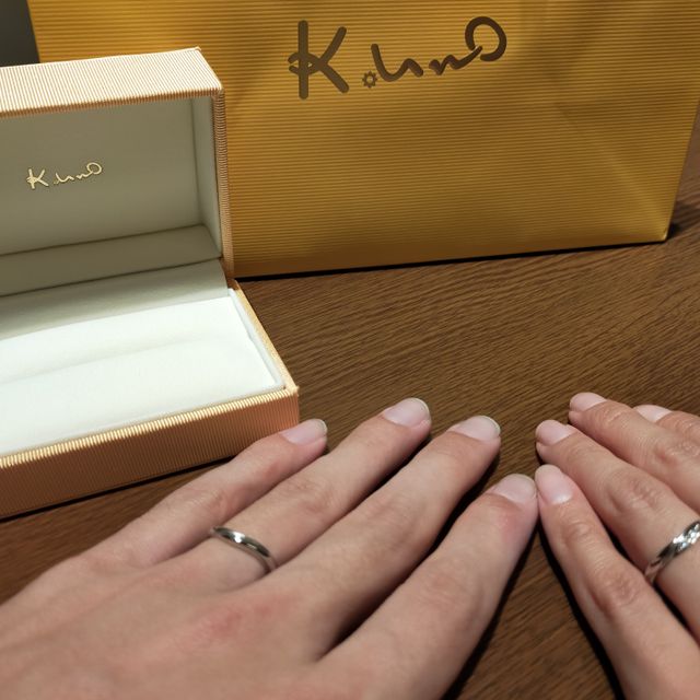 【ケイウノ ブライダル(K.UNO BRIDAL)の口コミ】 二人共、水かきが深めで、ストレートの形状よりもウェーブ状のリングの方…