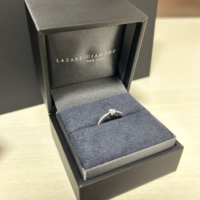 【ラザール ダイヤモンド(LAZARE DIAMOND)の口コミ】 派手すぎることなく、自分の指の形に合うところがポイントです。時を重ね…