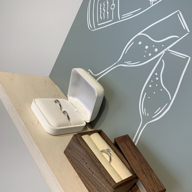 【BONDS(ボンズ)の口コミ】 外側プラチナ素材と内側K18の素材のリングを選びました。
内側が特に気に…